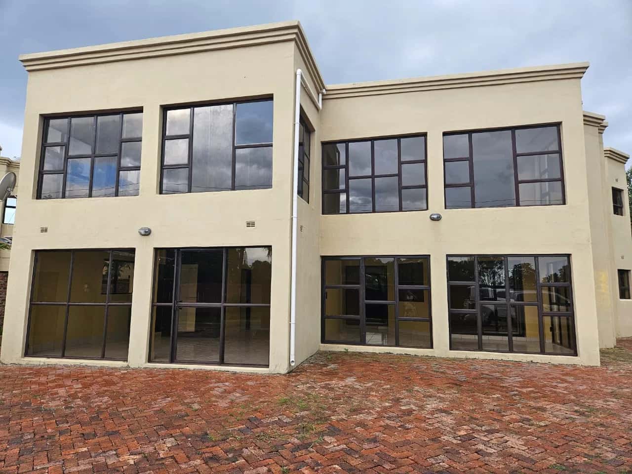 17 Hereford Apartments